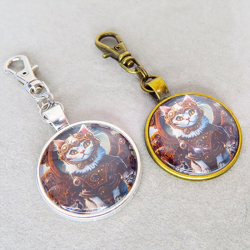 猫とスチームパンクなカボションガラスキーホルダー 零型アンティークシルバー仕様 金具変更可 バッグチャーム