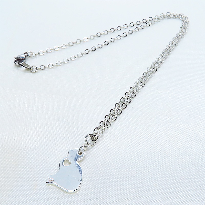 シルバーカラー 猫シルエットモチーフを使ったシンプルでコンパクトなネックレス 長さ調整可 ステンレス可