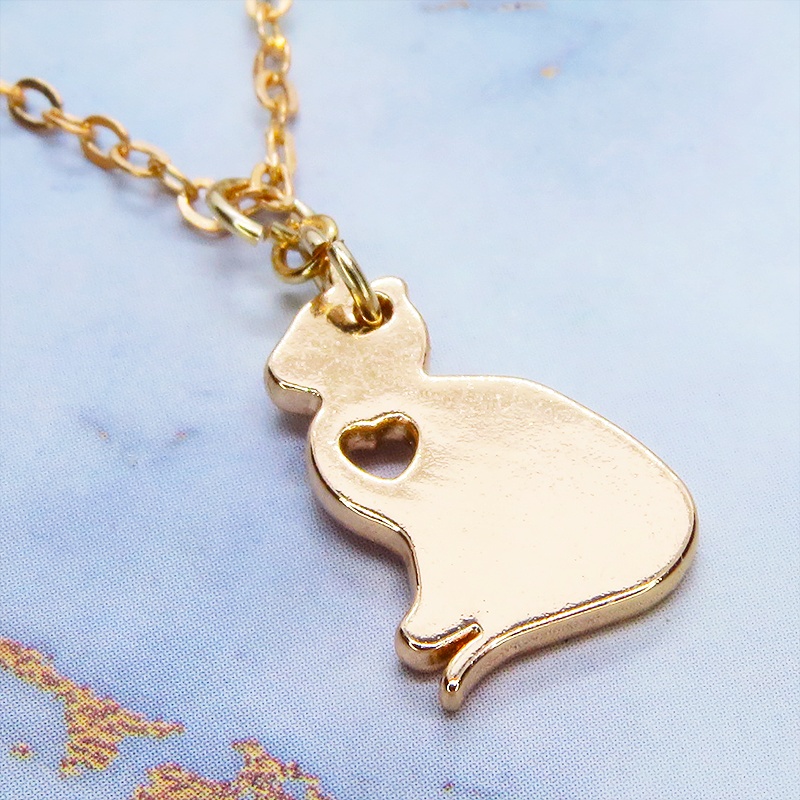 ゴールドカラー 猫シルエットモチーフを使ったシンプルでコンパクトなネックレス 長さ調整可 ステンレス可