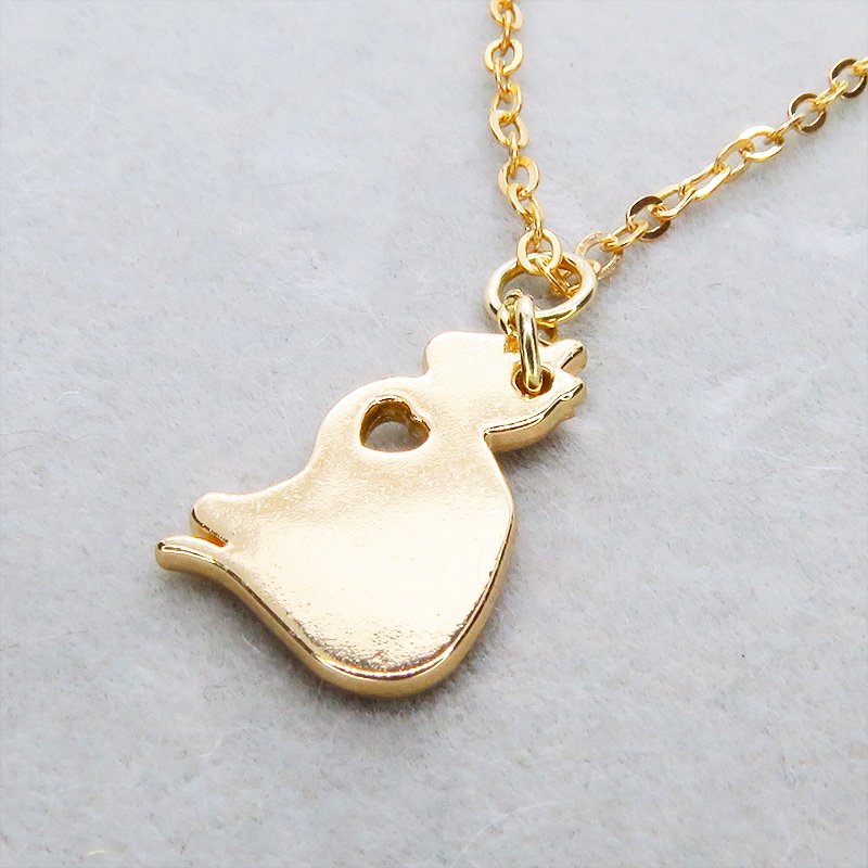 ゴールドカラー 猫シルエットモチーフを使ったシンプルでコンパクトなネックレス 長さ調整可 ステンレス可