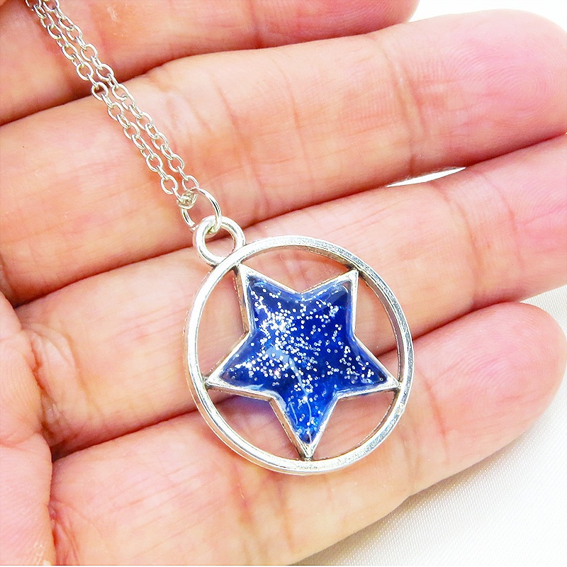 サファイアブルー 星のペンダントネックレス アンティークシルバー レジン 立体 長さ調整可 アジャスター追加可
