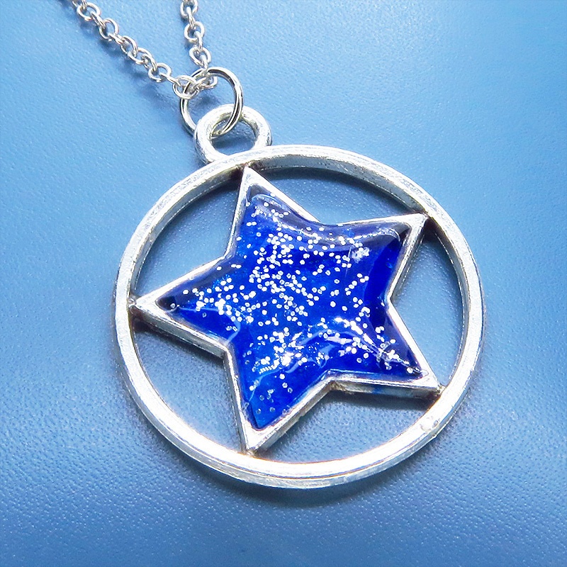 サファイアブルー 星のペンダントネックレス アンティークシルバー レジン 立体 長さ調整可 アジャスター追加可