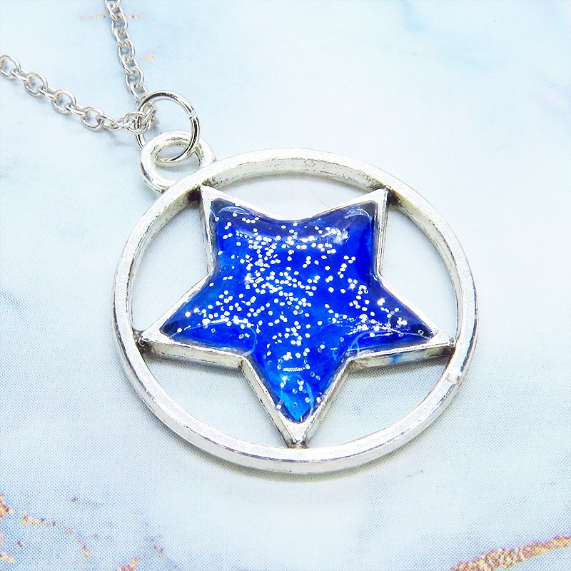 サファイアブルー 星のペンダントネックレス アンティークシルバー レジン 立体 長さ調整可 アジャスター追加可