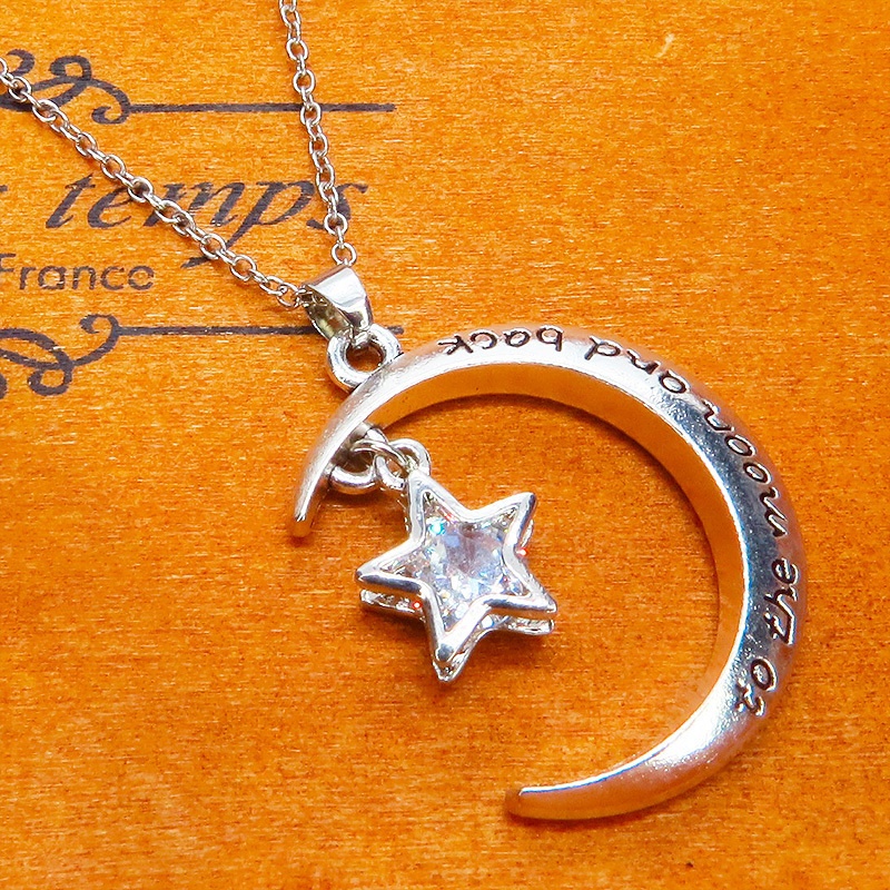 アンティークシルバー 三日月と星フレームのキュービックジルコニアをつり下げたペンダント・ネックレス 長さ調整可 アジャスター可