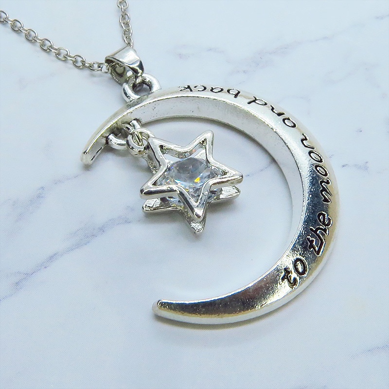 アンティークシルバー 三日月と星フレームのキュービックジルコニアをつり下げたペンダント・ネックレス 長さ調整可 アジャスター可