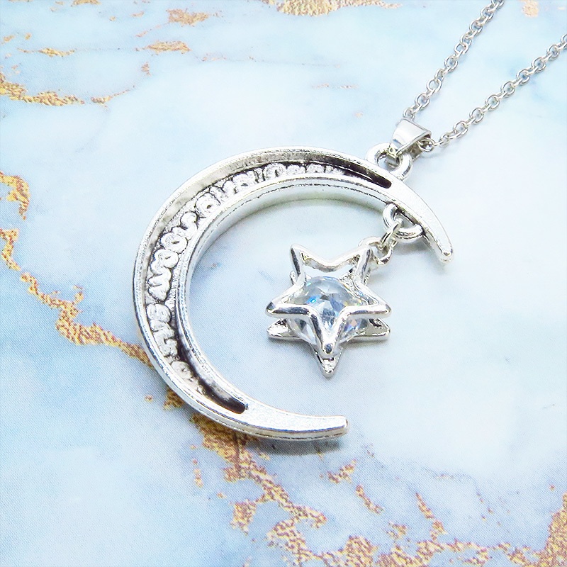 アンティークシルバー 三日月と星フレームのキュービックジルコニアをつり下げたペンダント・ネックレス 長さ調整可 アジャスター可