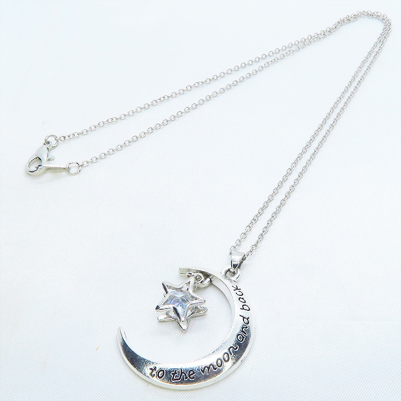 アンティークシルバー 三日月と星フレームのキュービックジルコニアをつり下げたペンダント・ネックレス 長さ調整可 アジャスター可