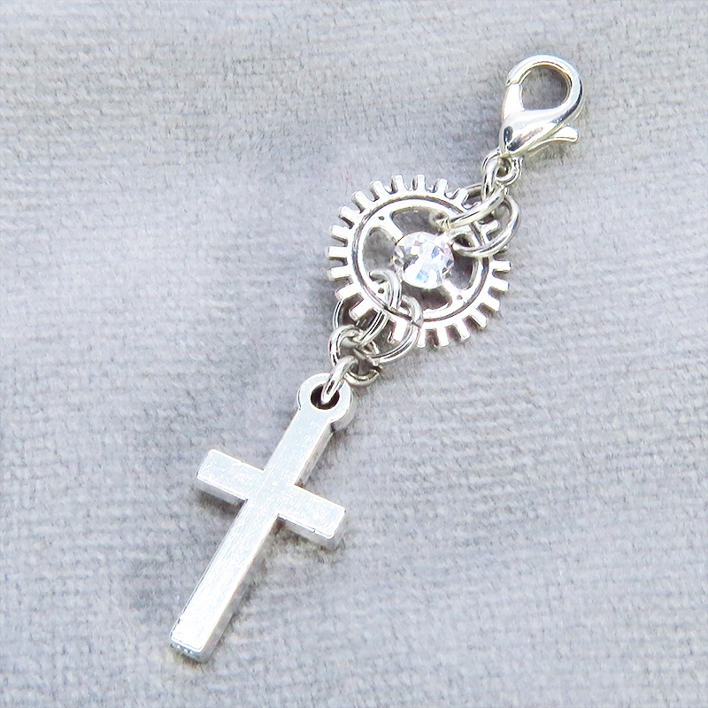 マスク・スマホチャーム アンティークシルバー ロザリオ(十字架)と歯車のコンパクトなチャーム 金具変更可 ジャックピン追加可
