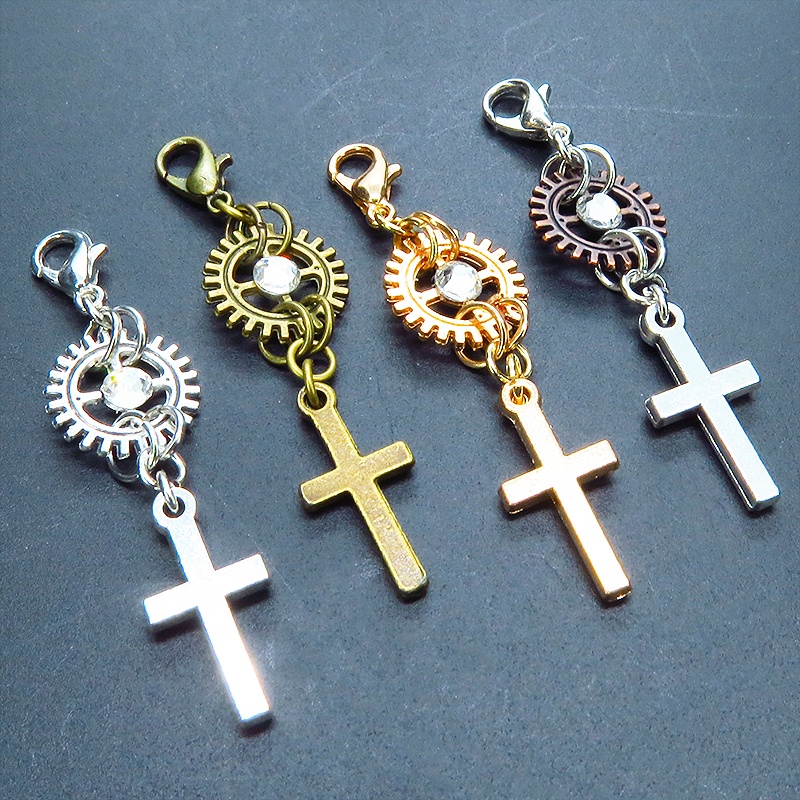 マスク・スマホチャーム アンティークゴールド ロザリオ(十字架)と歯車のコンパクトなチャーム 金具変更可 ジャックピン追加可