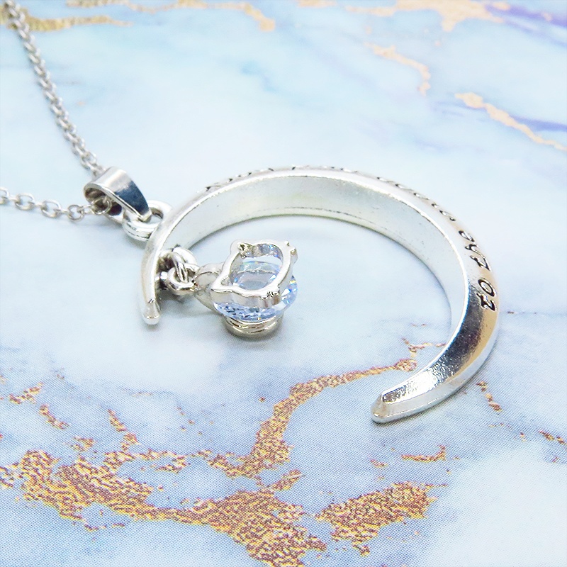 アンティークシルバー 三日月と猫フレームのキュービックジルコニアをつり下げたペンダント・ネックレス アジャスター可