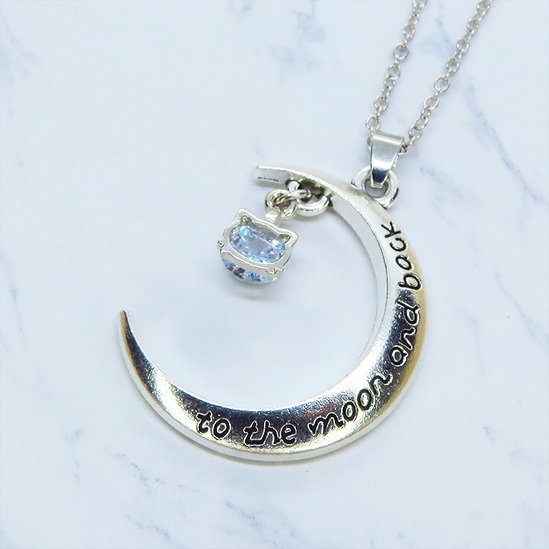 アンティークシルバー 三日月と猫フレームのキュービックジルコニアをつり下げたペンダント・ネックレス アジャスター可