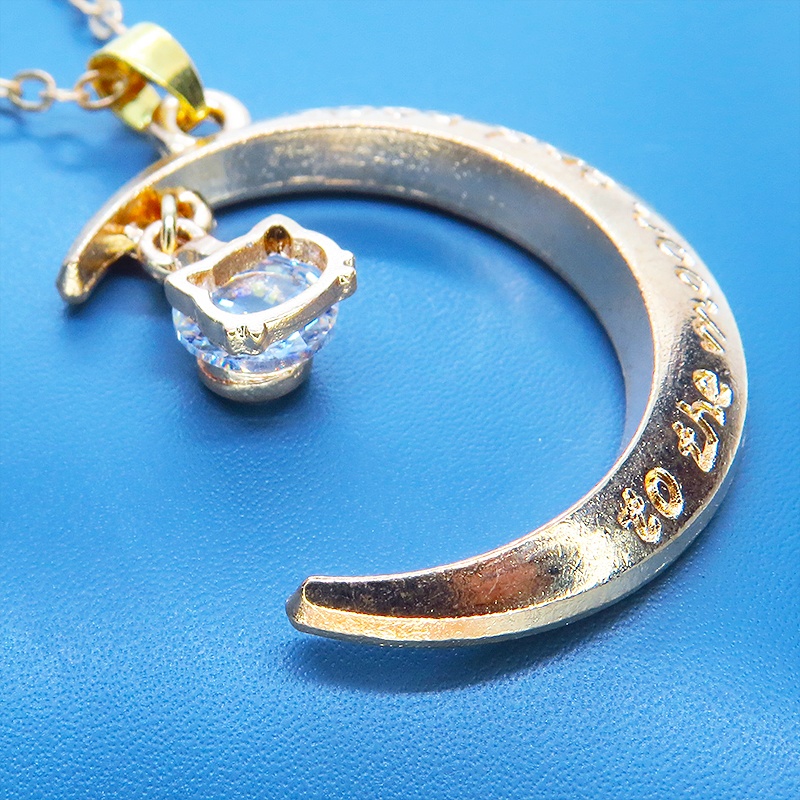 マットゴールド 三日月と猫フレームのキュービックジルコニアをつり下げたペンダント・ネックレス アジャスター可