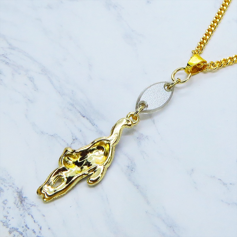 ゴールドカラー くつろぎ黒猫とスワロフスキー(クリア)の大人可愛いネックレス 長さ調整可 アジャスター追加可