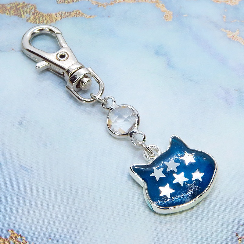 ブルーキャットスターキーホルダー 青い猫フェイスモチーフに星を散りばめたキーホルダー ラインストーン 金具変更可