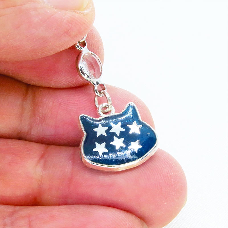 ブルーキャットスターキーホルダー 青い猫フェイスモチーフに星を散りばめたキーホルダー ラインストーン 金具変更可