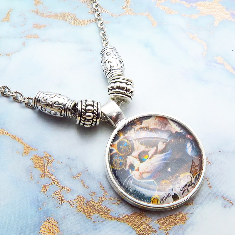 猫とスチームパンクなカボションガラスネックレス 壱型アンティークシルバー仕様 長さ調整可 アジャスター可