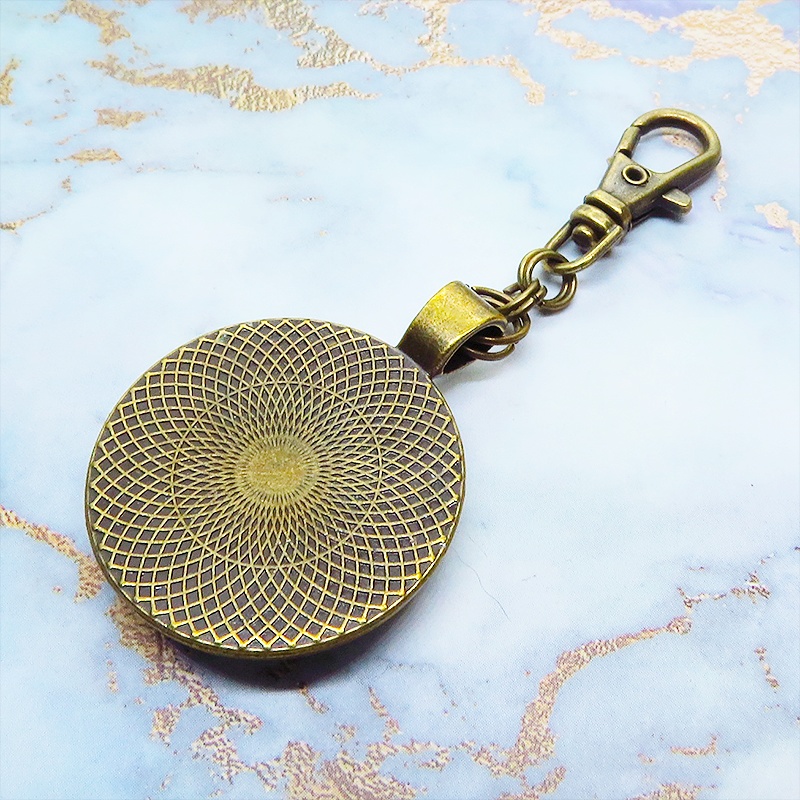 猫とスチームパンクなカボションガラスキーホルダー 壱型アンティークゴールド仕様 金具変更可 バッグチャーム