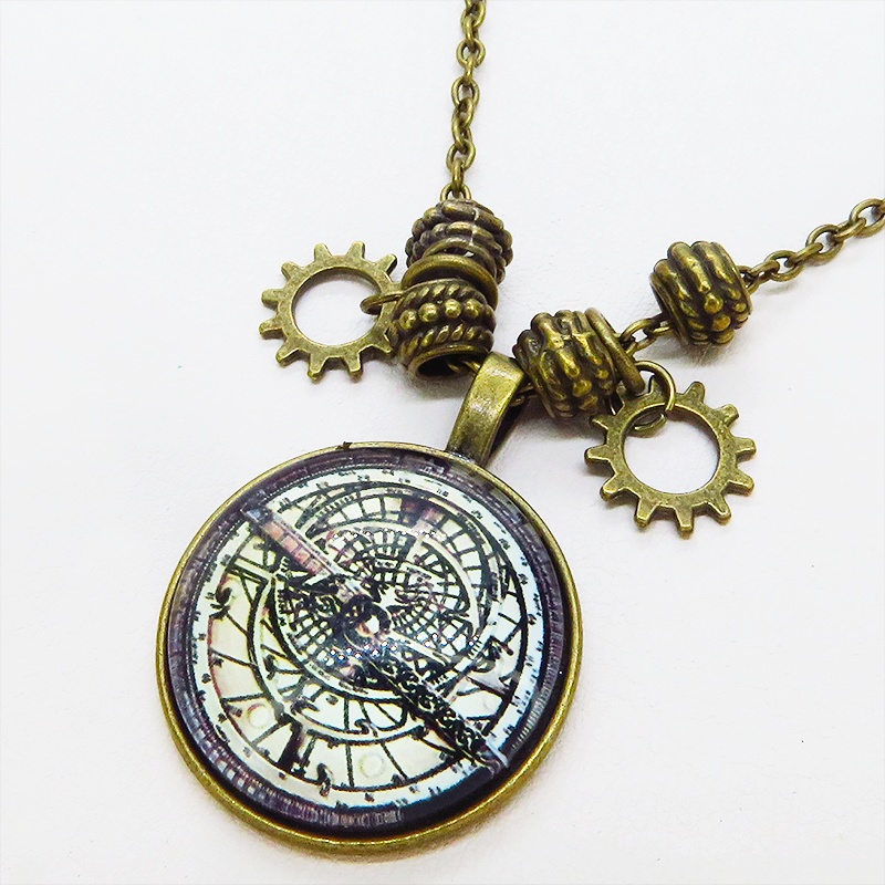アンティークゴールド 羅針盤・方位磁針のイラストのペンダント・ネックレス 重力針 スチームパンク風 ガラス 長さ調整可