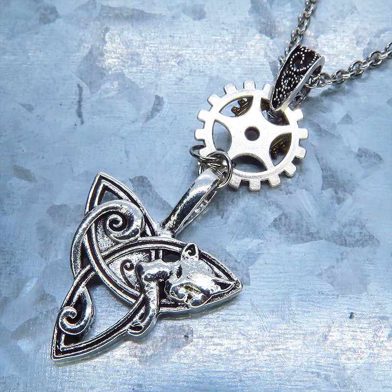 アンティークシルバー フォックス(狐)と歯車モチーフを組み合わせたスチームパンク風ネックレス 長さ調整可