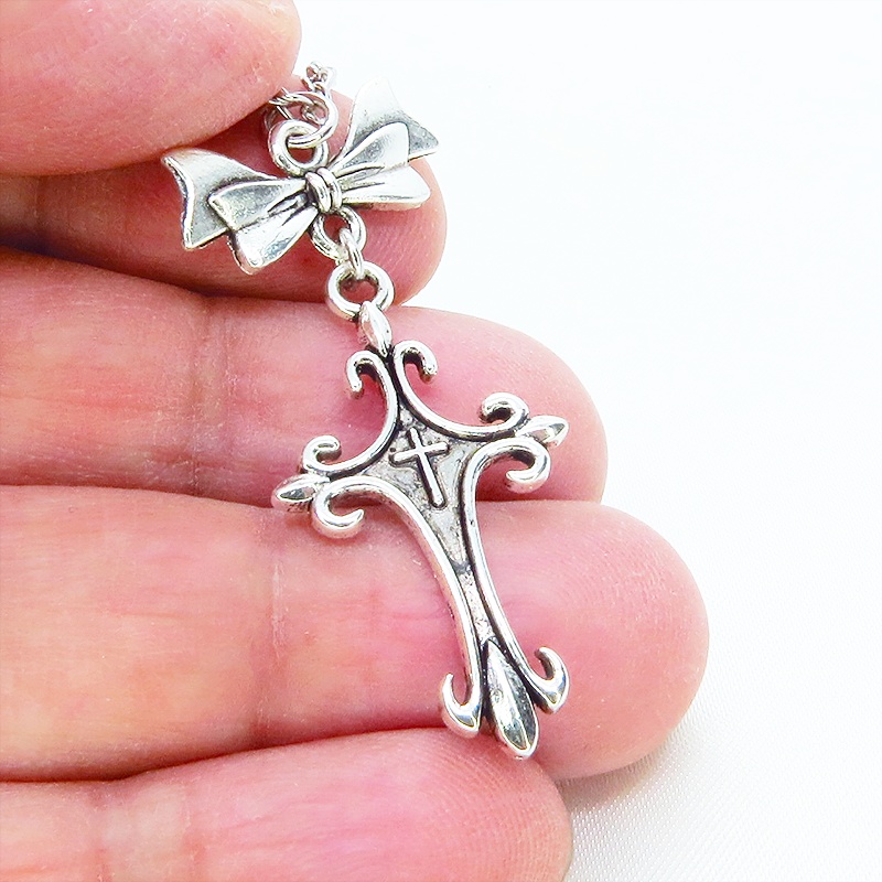 アンティークシルバー ゴシック調デザインロザリオ(十字架)とリボンを組合せたネックレス 長さ調整可 ステンレス可