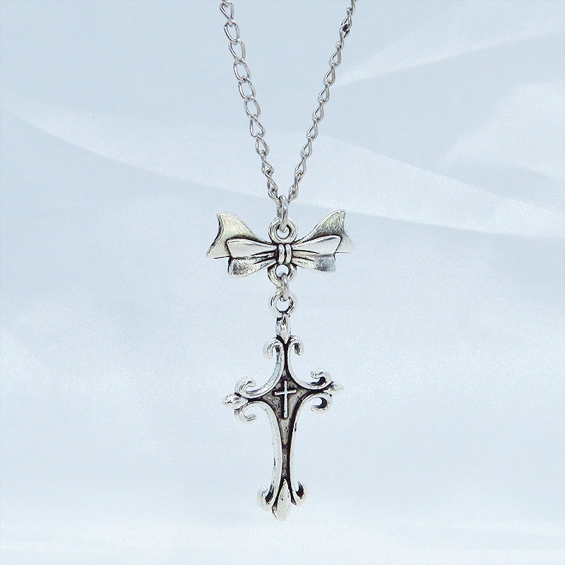 アンティークシルバー ゴシック調デザインロザリオ(十字架)とリボンを組合せたネックレス 長さ調整可 ステンレス可