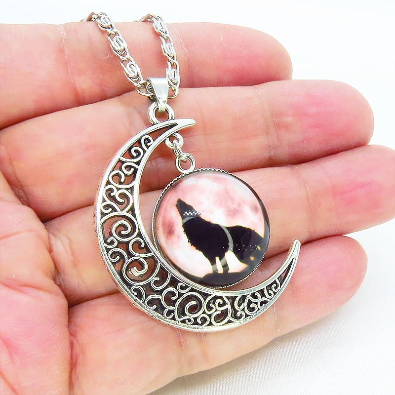 ウルフレッドムーンネックレス 三日月と紅い月に映える狼のシルエットの描かれたペンダント・ネックレス メンズ レディース