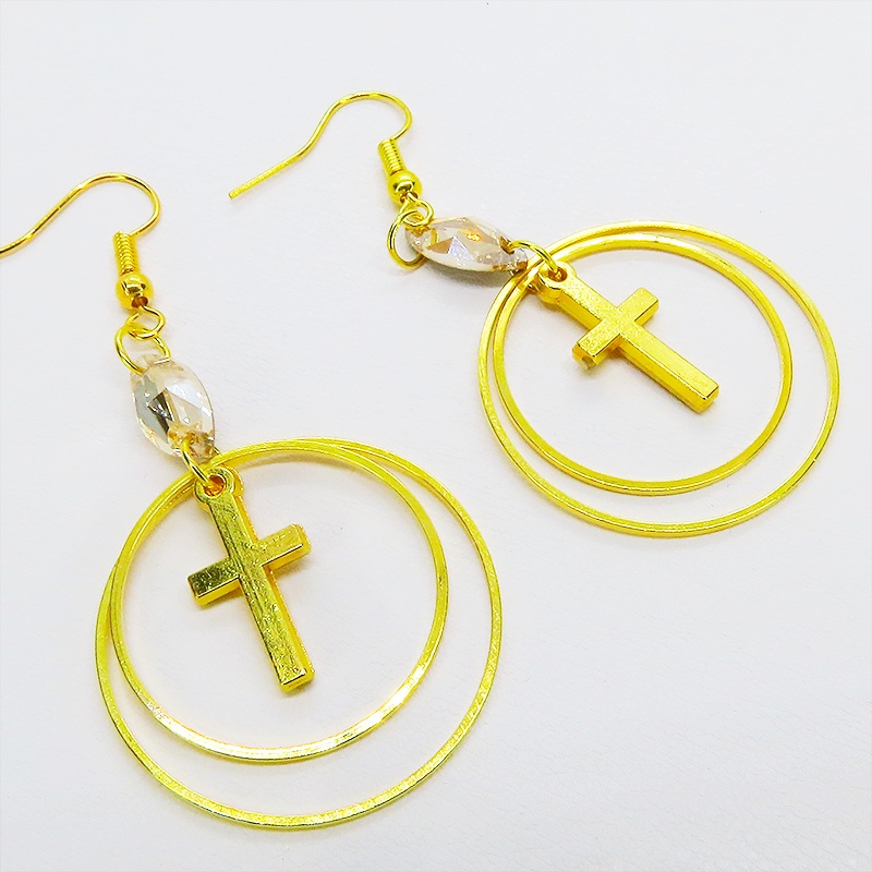 ゴールドカラー ダブルフープリングとロザリオのピアス スワロフスキー(ゴールドシャドー) サージカル可