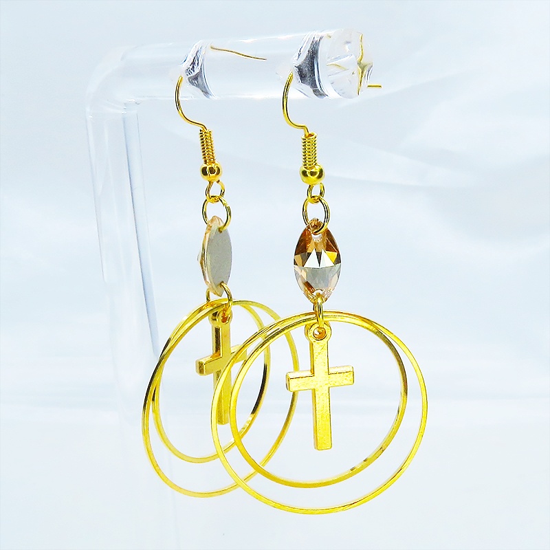 ゴールドカラー ダブルフープリングとロザリオのピアス スワロフスキー(ゴールドシャドー) サージカル可