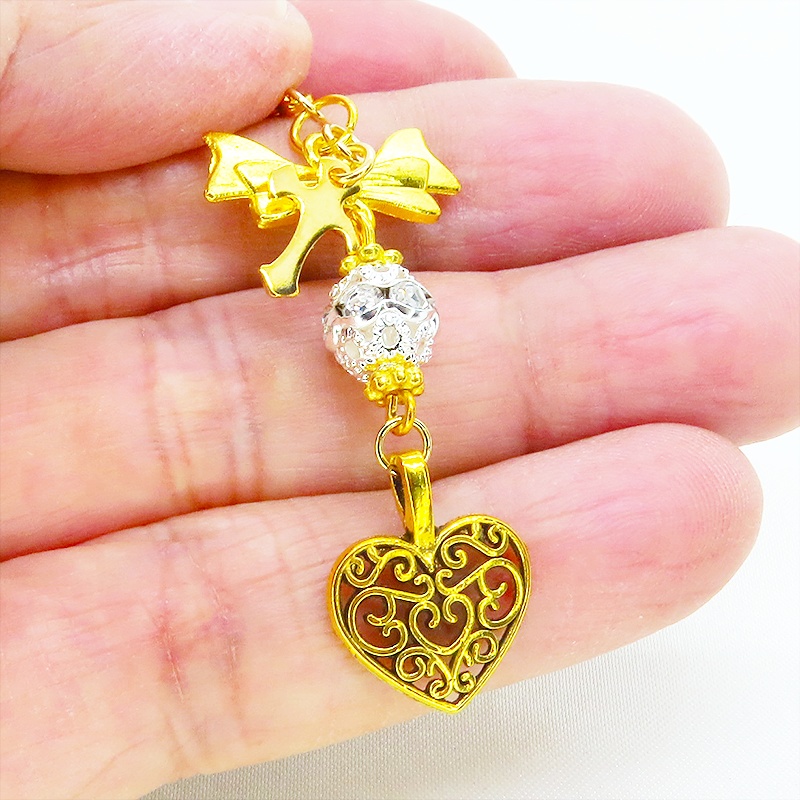 マスク・スマホチャーム ゴールドカラー 透かし模様のハートチャームとメタルビーズのチャーム 金具変更可