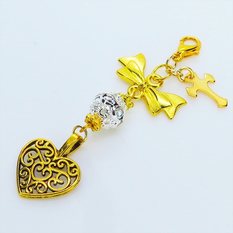 マスク・スマホチャーム ゴールドカラー 透かし模様のハートチャームとメタルビーズのチャーム 金具変更可