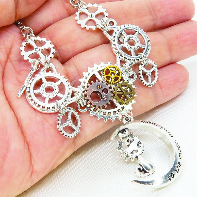 アンティークシルバー 猫と三日月と歯車を組合せた本格的スチームパンクネックレス 長さ調整可
