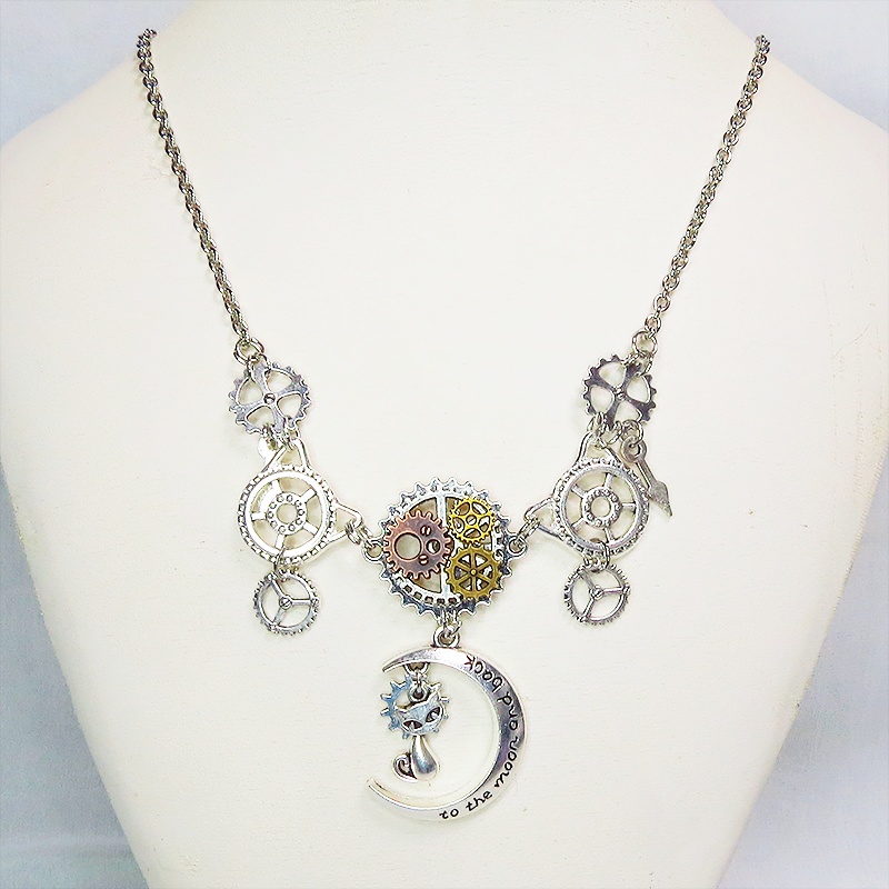 アンティークシルバー 猫と三日月と歯車を組合せた本格的スチームパンクネックレス 長さ調整可