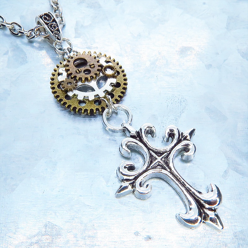アンティークシルバー ゴシック調ロザリオ(十字架)と歯車を組合せたスチームパンク風ネックレス 長さ調整可