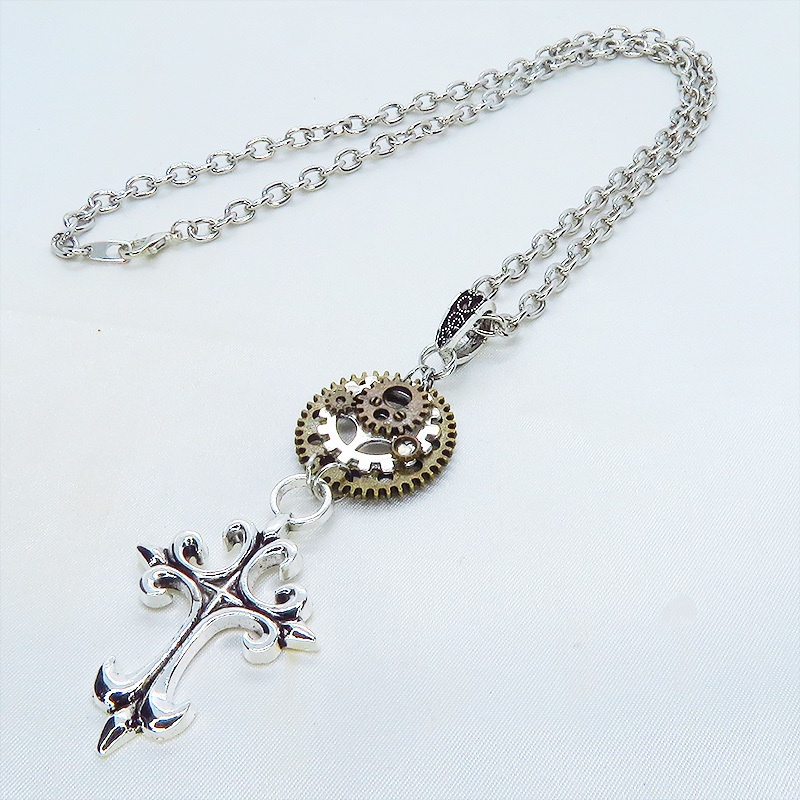 アンティークシルバー ゴシック調ロザリオ(十字架)と歯車を組合せたスチームパンク風ネックレス 長さ調整可
