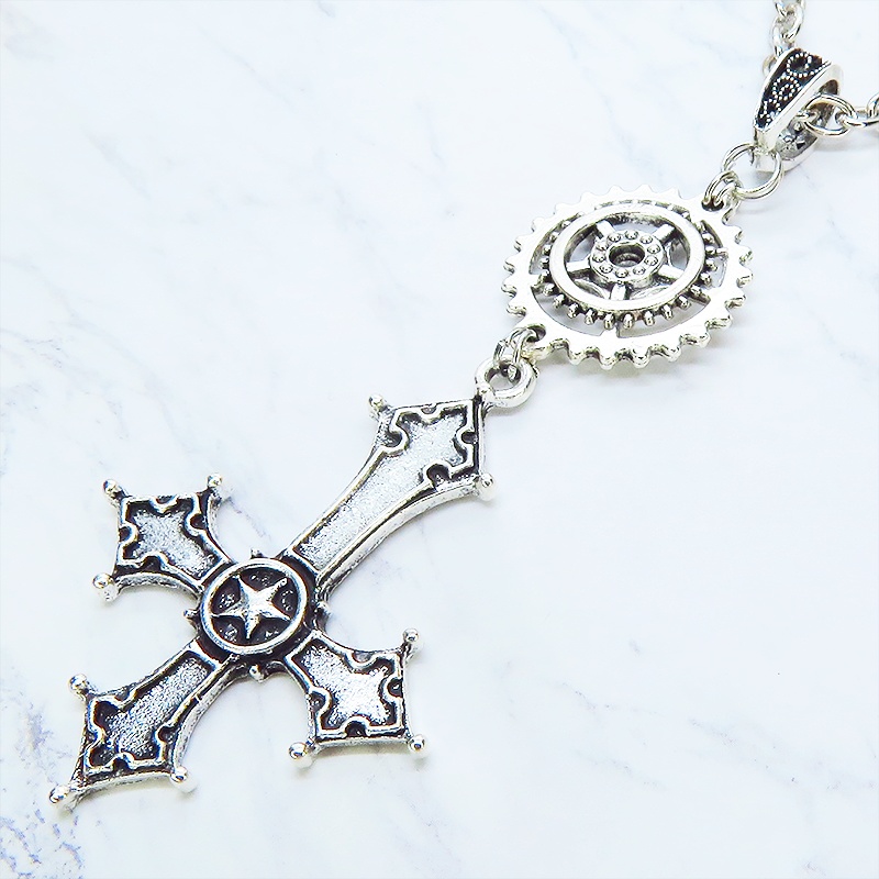 アンティークシルバー ゴシック調リバースロザリオ(逆十字)と歯車を組合せたスチームパンク風ネックレス 長さ調整可
