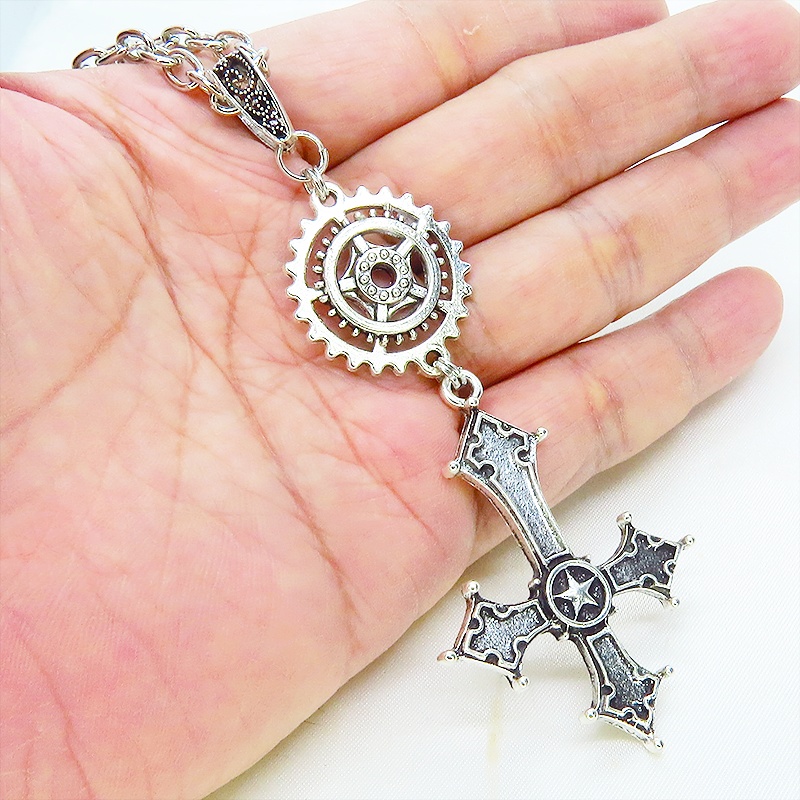 アンティークシルバー ゴシック調リバースロザリオ(逆十字)と歯車を組合せたスチームパンク風ネックレス 長さ調整可