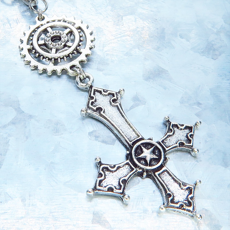 アンティークシルバー ゴシック調リバースロザリオ(逆十字)と歯車を組合せたスチームパンク風ネックレス 長さ調整可