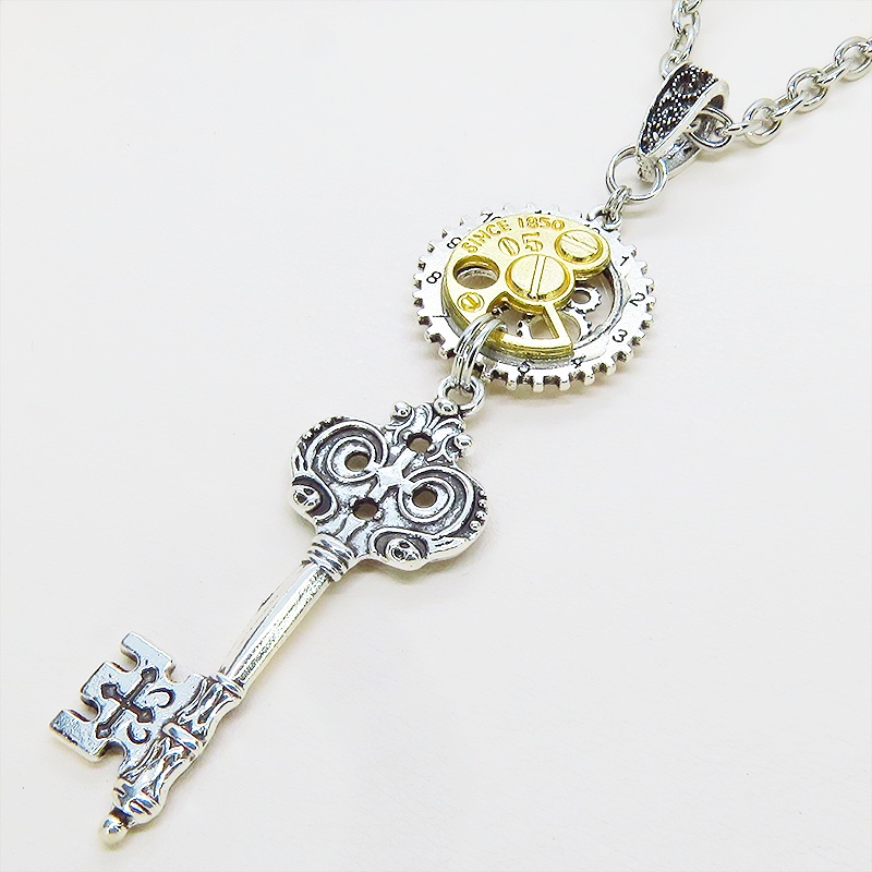 アンティークシルバー ゴシック調カギ(鍵)と歯車を組合せたスチームパンク風ネックレス 長さ調整可