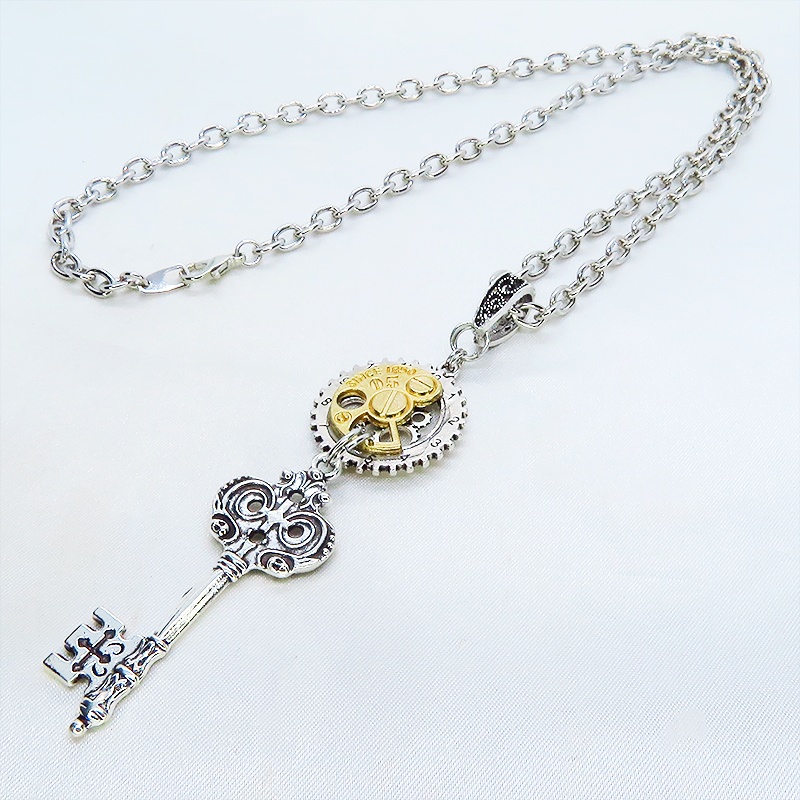 アンティークシルバー ゴシック調カギ(鍵)と歯車を組合せたスチームパンク風ネックレス 長さ調整可