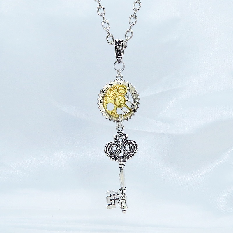 アンティークシルバー ゴシック調カギ(鍵)と歯車を組合せたスチームパンク風ネックレス 長さ調整可