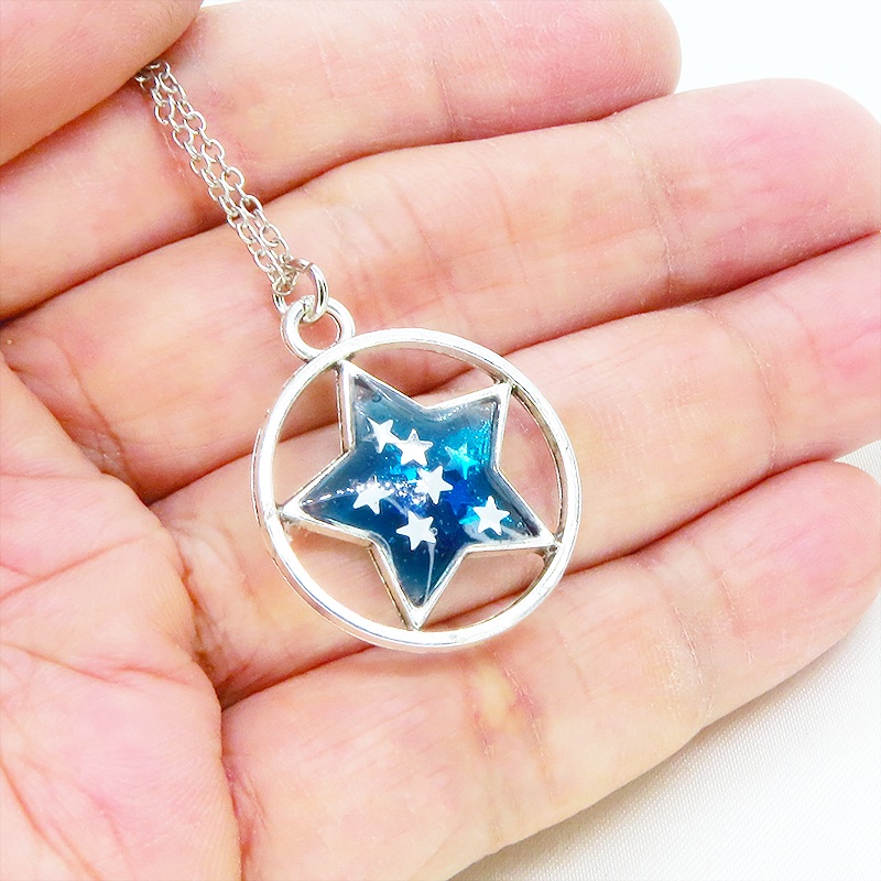 マリンブルー 星のペンダントネックレス アンティークシルバー レジン 立体 長さ調整可 アジャスター追加可
