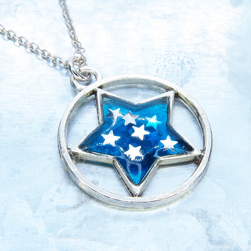 マリンブルー 星のペンダントネックレス アンティークシルバー レジン 立体 長さ調整可 アジャスター追加可