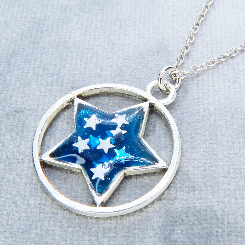 マリンブルー 星のペンダントネックレス アンティークシルバー レジン 立体 長さ調整可 アジャスター追加可