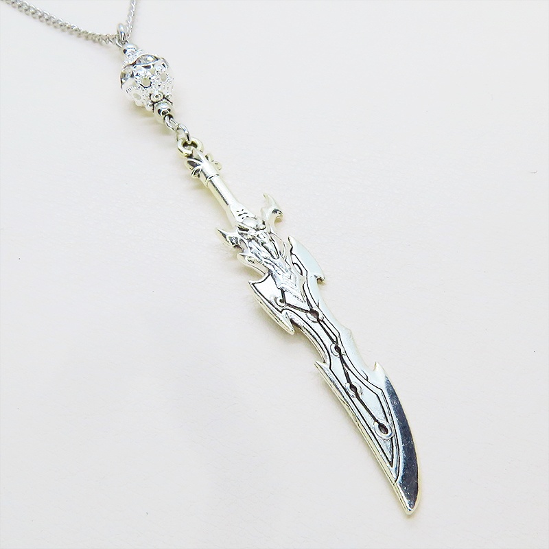 アンティークシルバー 剣(ソード)モチーフとシルバーカラーメタルビーズを組合せたネックレス ラインストーン 長さ調整可 アジャスター可