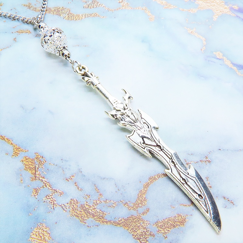 アンティークシルバー 剣(ソード)モチーフとシルバーカラーメタルビーズを組合せたネックレス ラインストーン 長さ調整可 アジャスター可