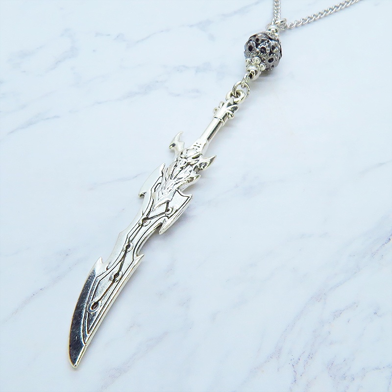 アンティークシルバー 剣(ソード)モチーフとブラックカラーメタルビーズを組合せたネックレス ラインストーン 長さ調整可 アジャスター可