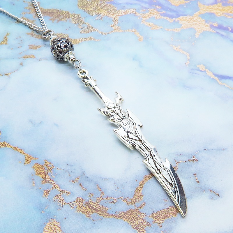 アンティークシルバー 剣(ソード)モチーフとブラックカラーメタルビーズを組合せたネックレス ラインストーン 長さ調整可 アジャスター可