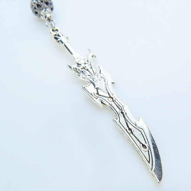 アンティークシルバー 剣(ソード)モチーフとブラックカラーメタルビーズを組合せたネックレス ラインストーン 長さ調整可 アジャスター可