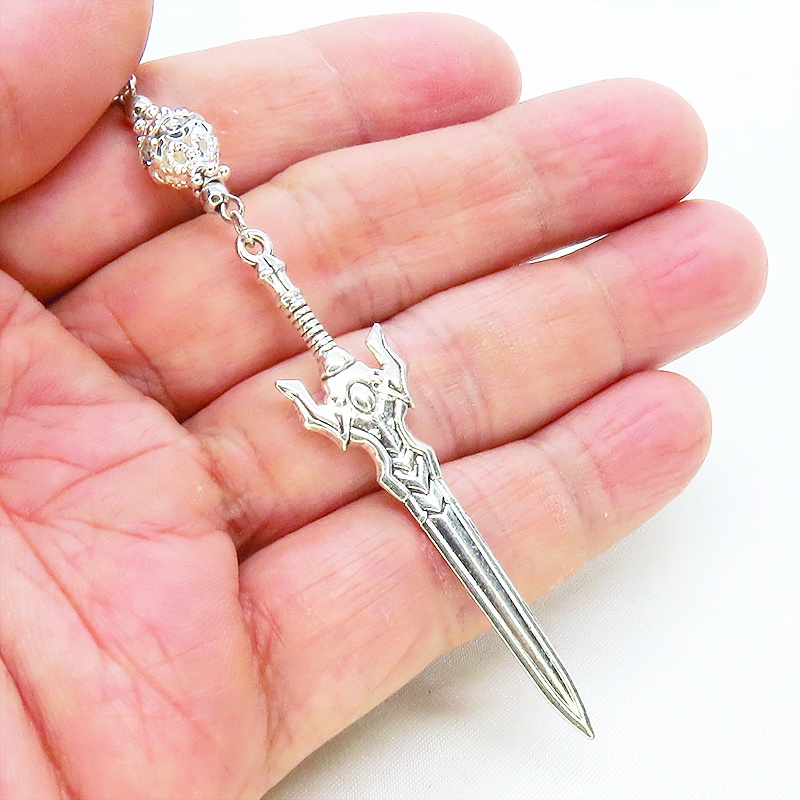 アンティークシルバー 両刃剣(ソード)モチーフとシルバーカラーメタルビーズを組合せたネックレス ラインストーン 長さ調整可 アジャスター可
