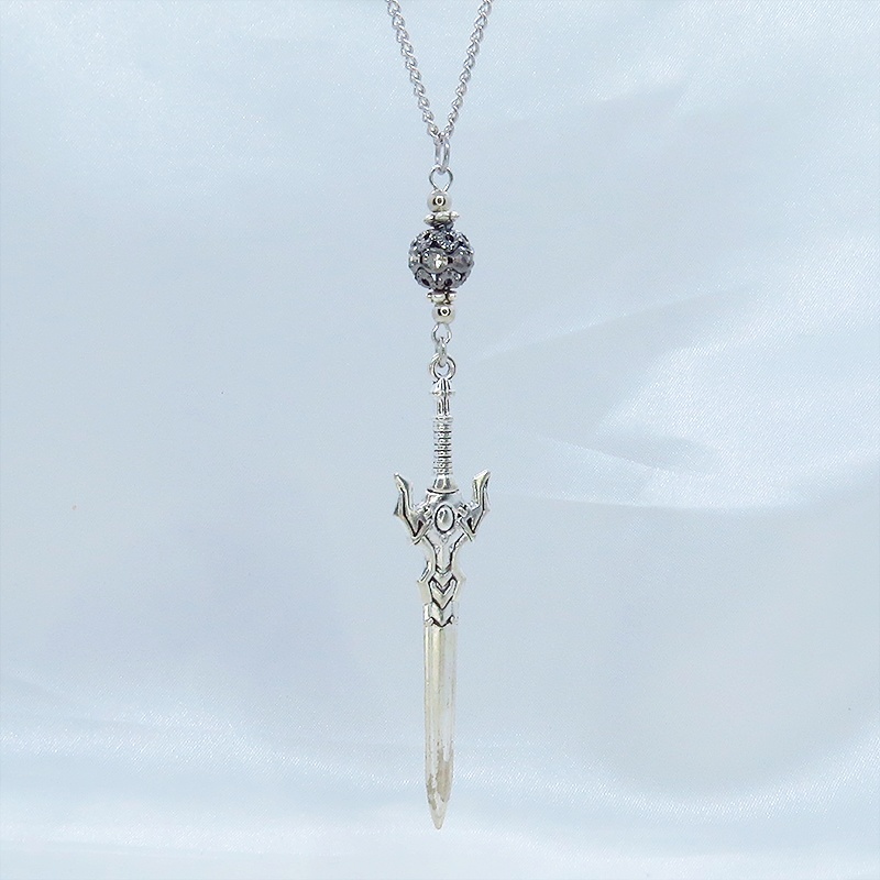 アンティークシルバー 両刃剣(ソード)モチーフとブラックカラーメタルビーズを組合せたネックレス ラインストーン 長さ調整可 アジャスター可